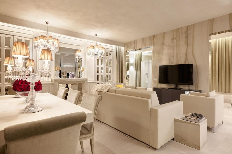 Communal lounge/ TV room, TV and multimedia, Living room, Seating area, Evening entertainment