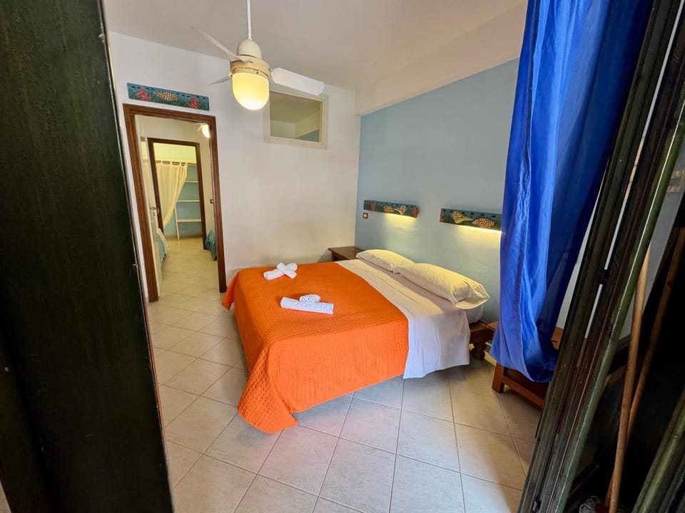 Bed, Photo of the whole room, Bedroom, towels, air conditioner
