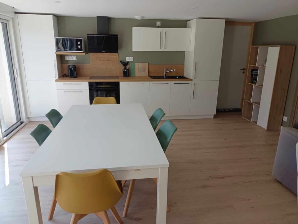 Appartement, en bord du GR34 Apartment in Brittany