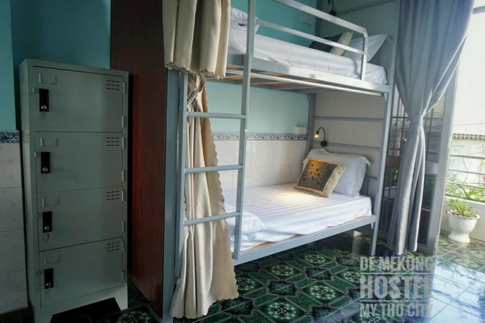 Bed, bunk bed