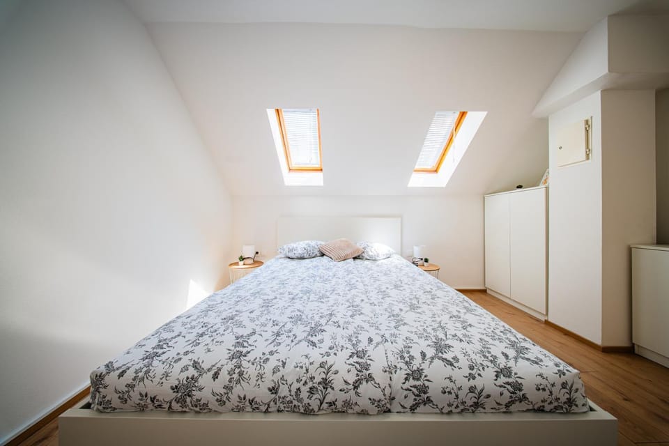 Bed, View (from property/room), Photo of the whole room, Bedroom, heating, internet, wardrobe