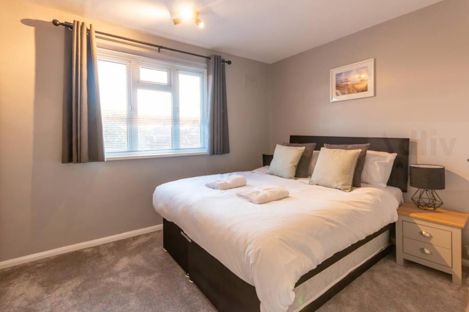 Bed, Night, Bedroom
