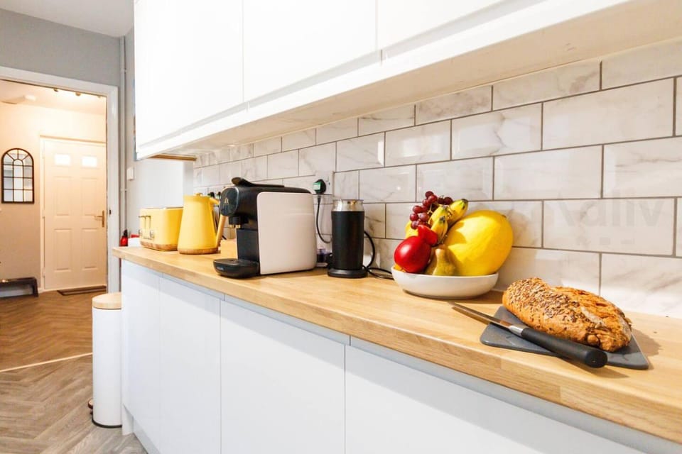 Coffee/tea facilities, Breakfast
