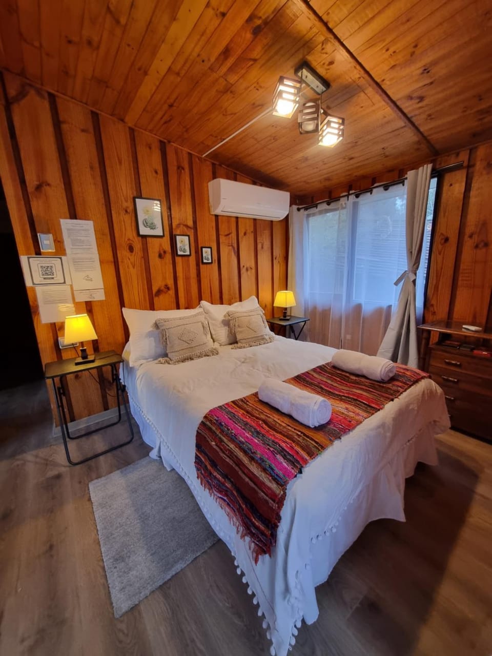 Bed, Photo of the whole room, Bedroom