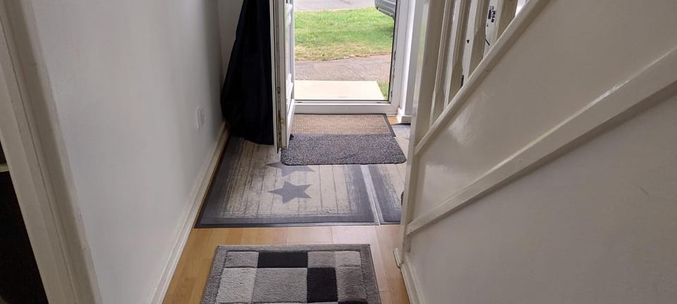 Entire 2 bedroom home with parking in Coventry, UK House in Coventry