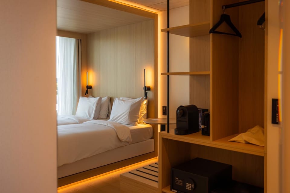 Bed, Bedroom, wardrobe