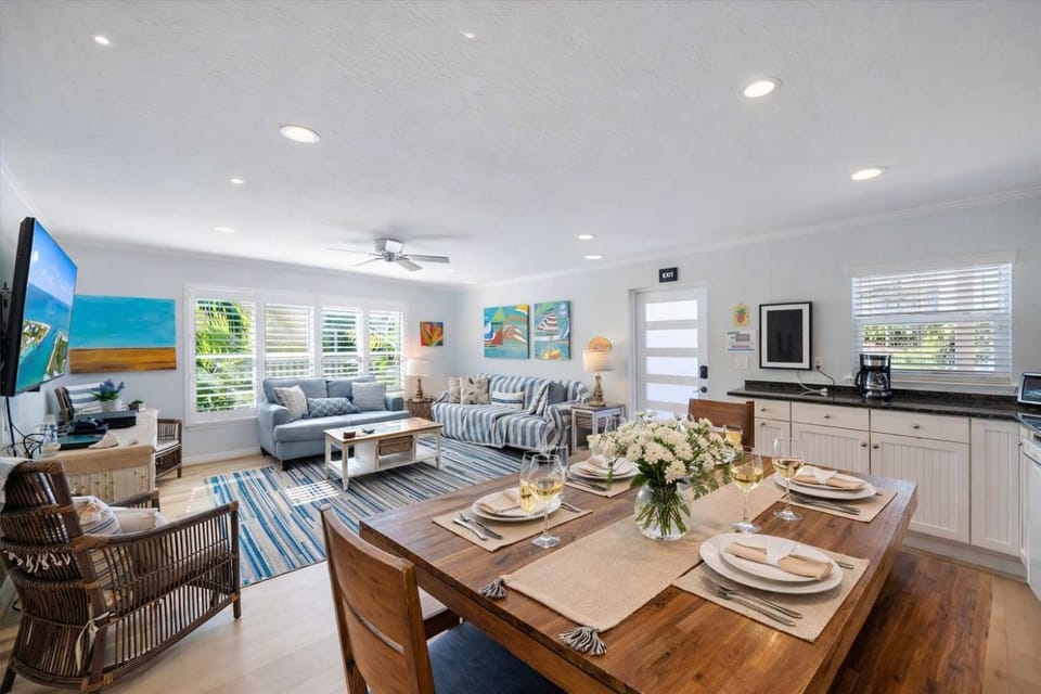 Siesta Key Village Heated pool House in Siesta Beach
