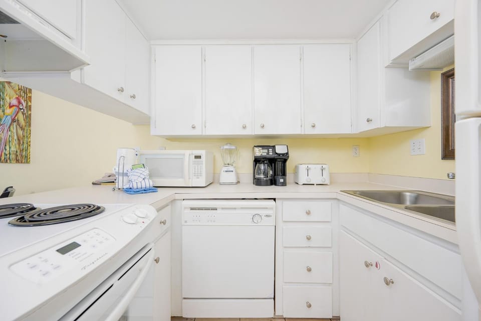 Island Winds West 876 Apartment in West Beach