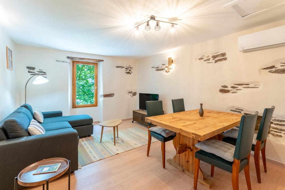 Property building, Living room