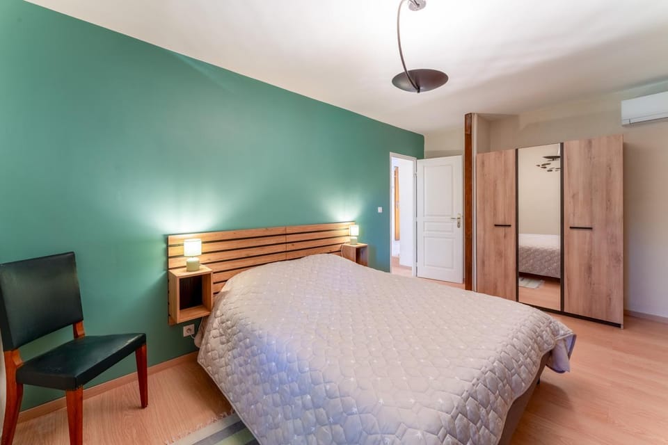 Living room, Bedroom