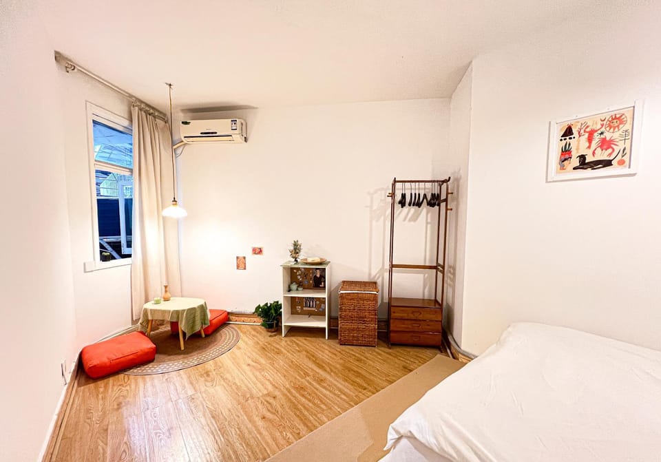 Bed, Photo of the whole room, Bedroom, air conditioner