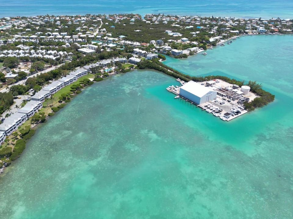 Property building, Natural landscape, Bird's eye view, Sea view