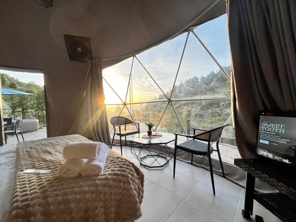 Nomaddome Glamping Hotel Bed and Breakfast in Africa