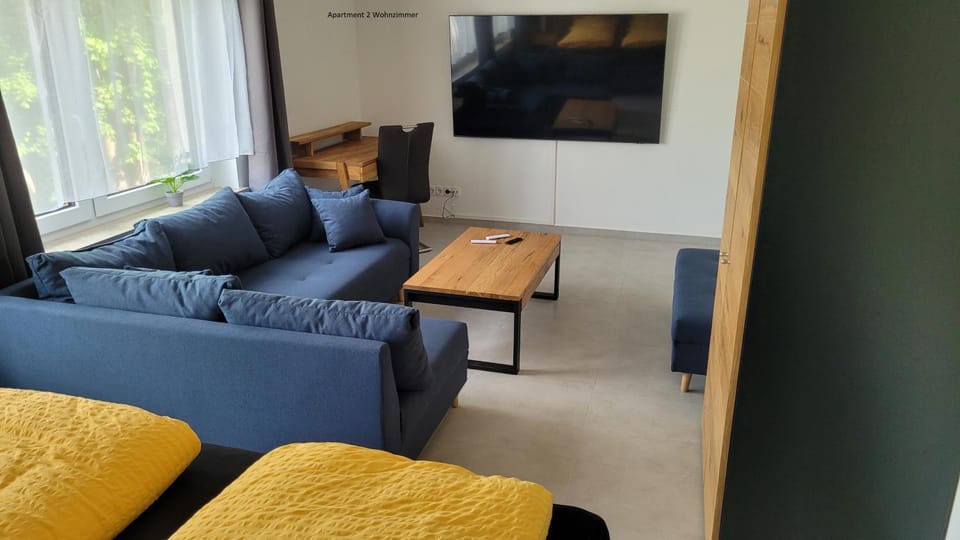 Communal lounge/ TV room, TV and multimedia, Living room, Seating area, Evening entertainment
