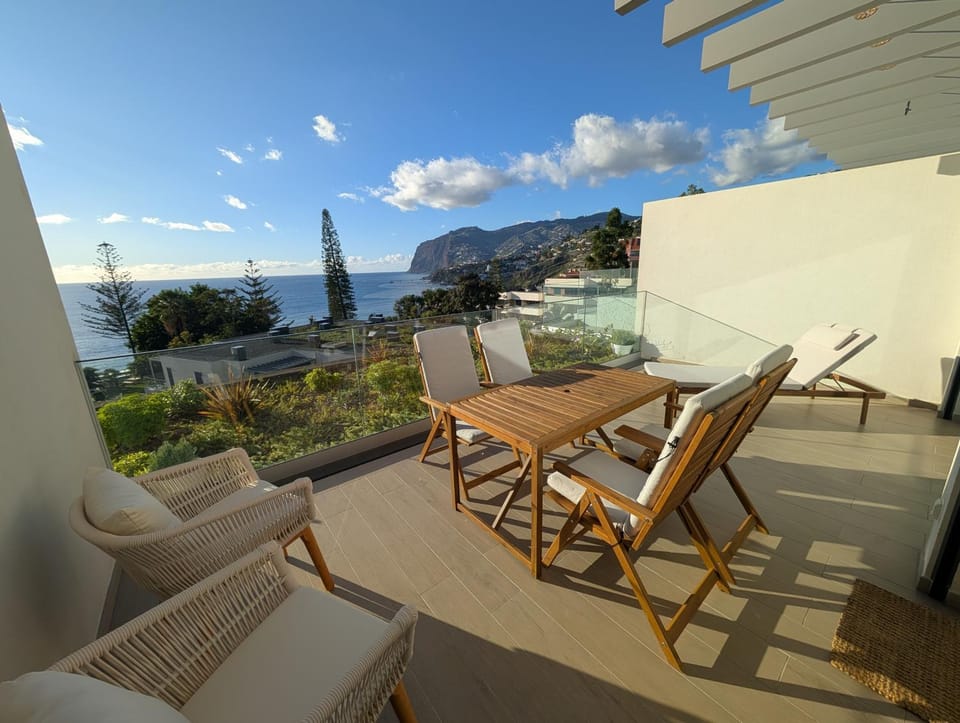 Patio, Day, Natural landscape, View (from property/room), Balcony/Terrace, Dining area, Mountain view, Sea view, sunbed