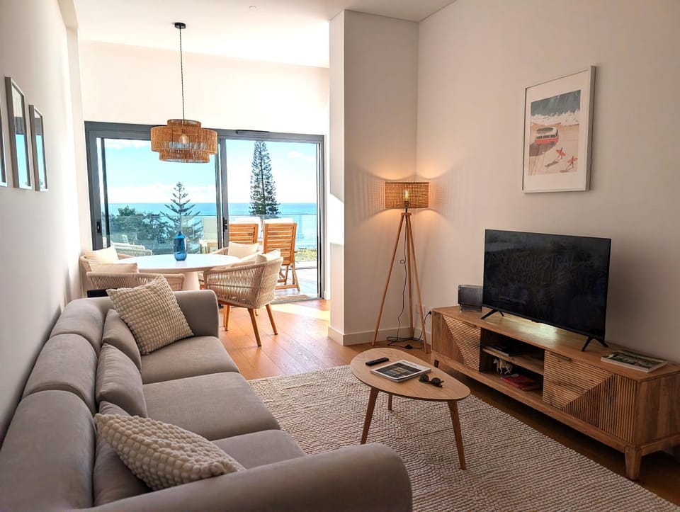 Communal lounge/ TV room, TV and multimedia, Living room, Seating area, Evening entertainment