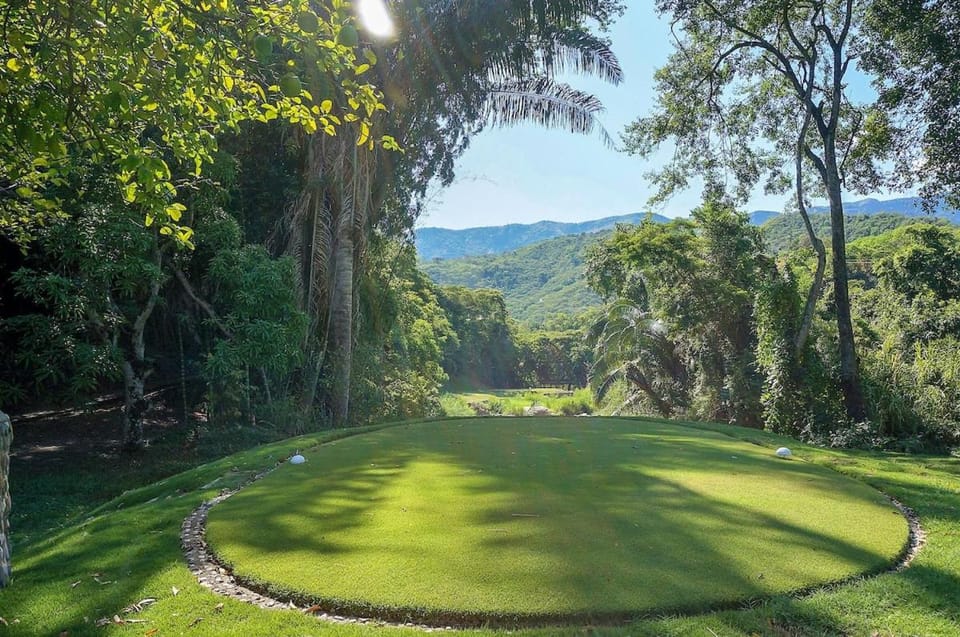 Nearby landmark, Spring, Day, Natural landscape, Golfcourse, Mountain view