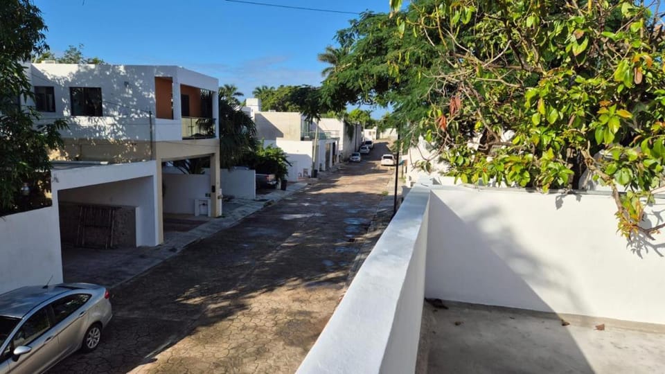 Balcony/Terrace, Street view