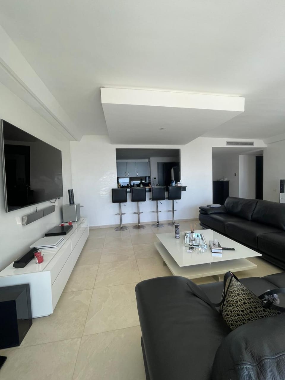 Communal lounge/ TV room, TV and multimedia, Kitchen or kitchenette, Living room, Seating area, Evening entertainment