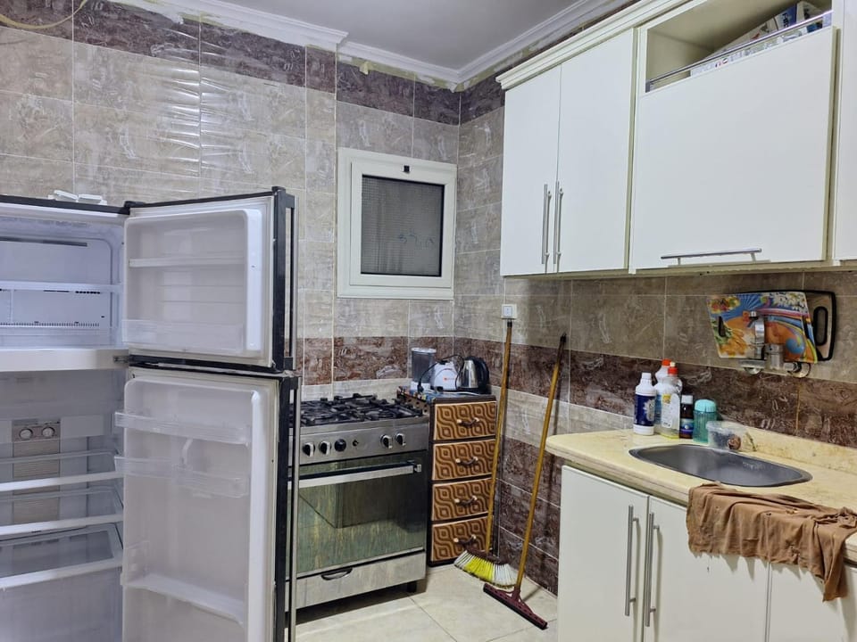 Kitchen or kitchenette, kitchen