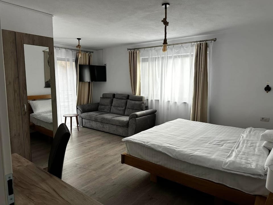 Pensiunea Antonia Maria Bed and Breakfast in Romania