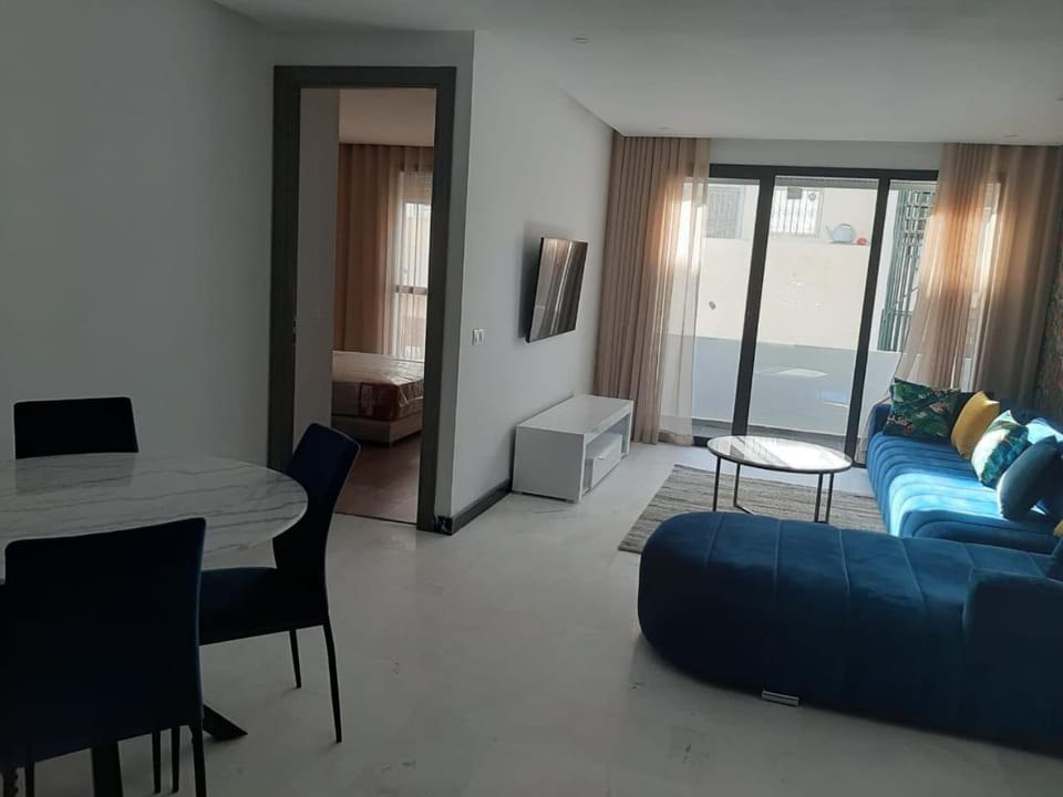 Living room, Dining area