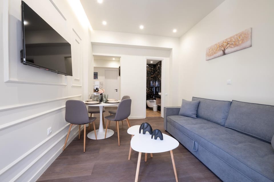 TV and multimedia, Living room, Seating area