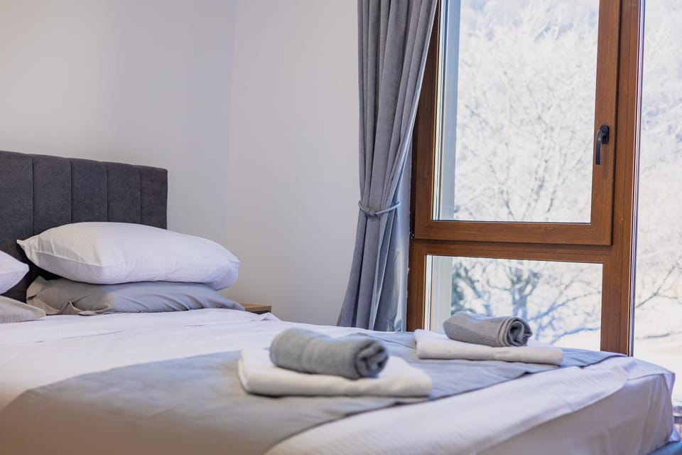 Bed, Photo of the whole room, Bedroom, towels