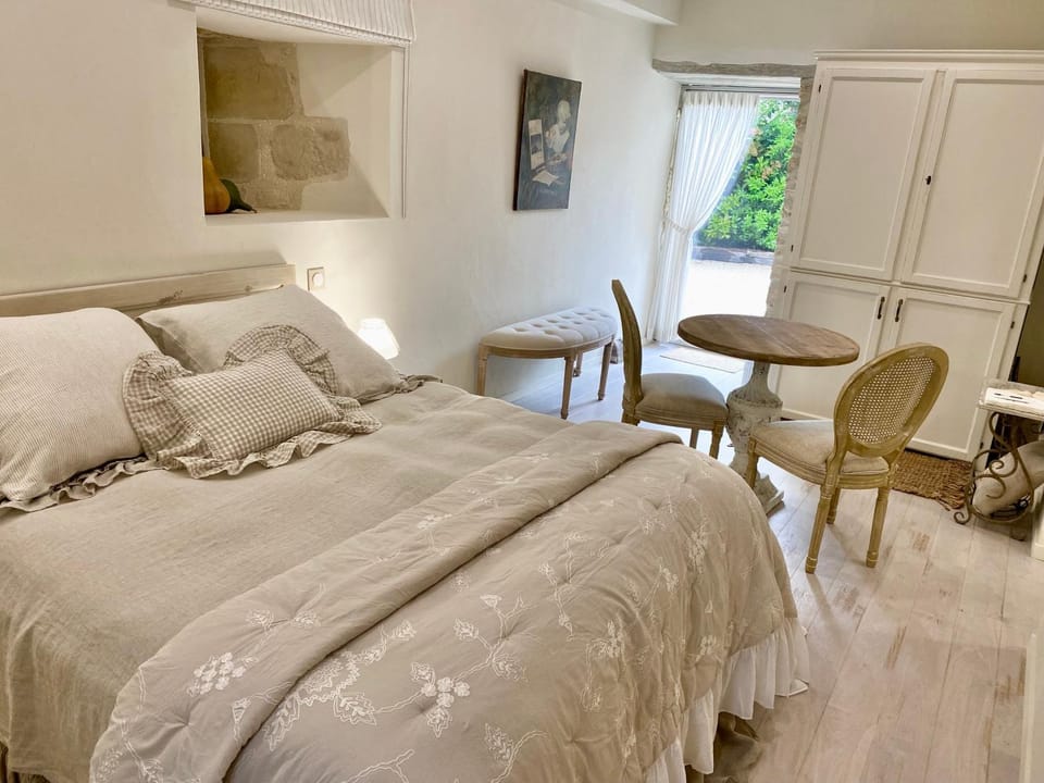 Le Boudoir proche Montignac, Hautefort Bed and Breakfast in Nouvelle-Aquitaine