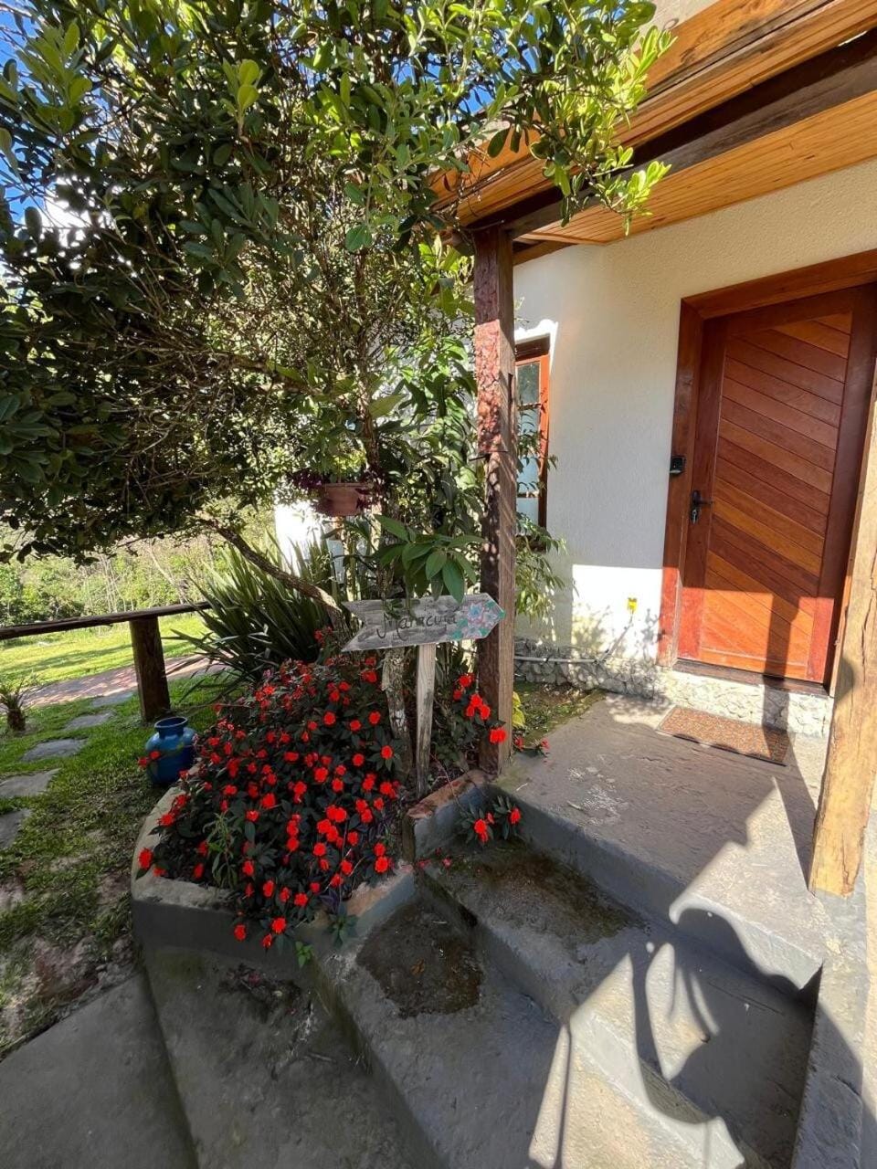 Chalé Flor de Maracujá Chalet in State of Minas Gerais, Brazil