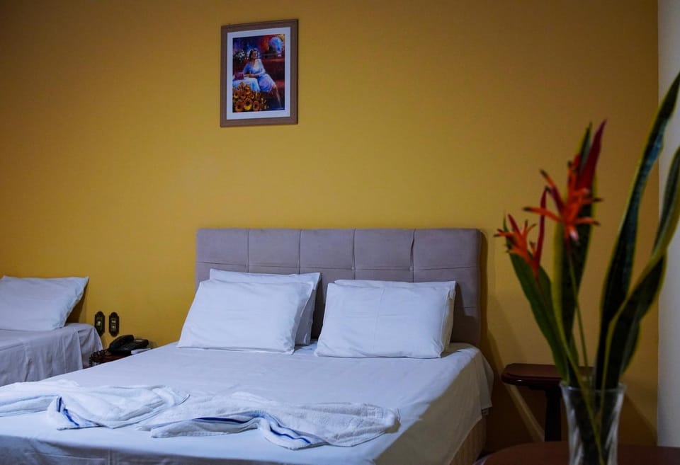 Bed, Photo of the whole room, Bedroom, internet, towels, air conditioner