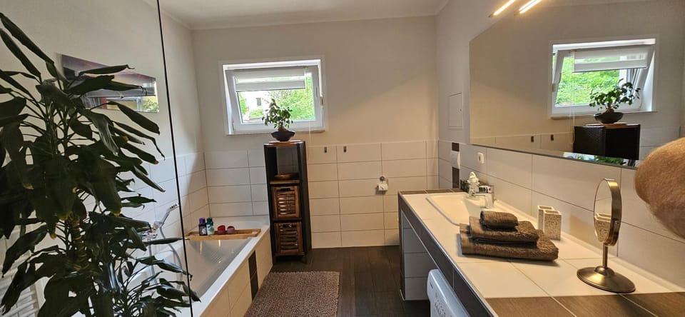 Toilet, Bathroom, Bath, towels