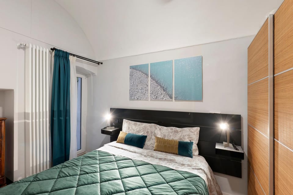 Living room, Bedroom