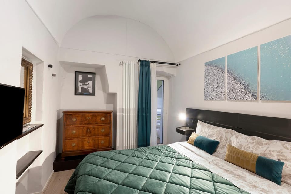 Living room, Bedroom