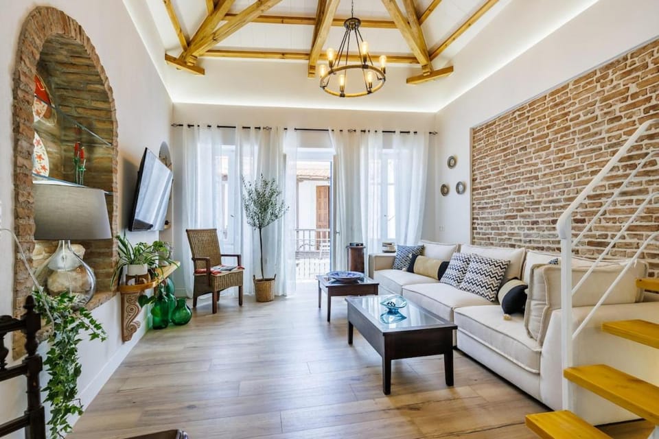 Communal lounge/ TV room, TV and multimedia, Living room, Seating area