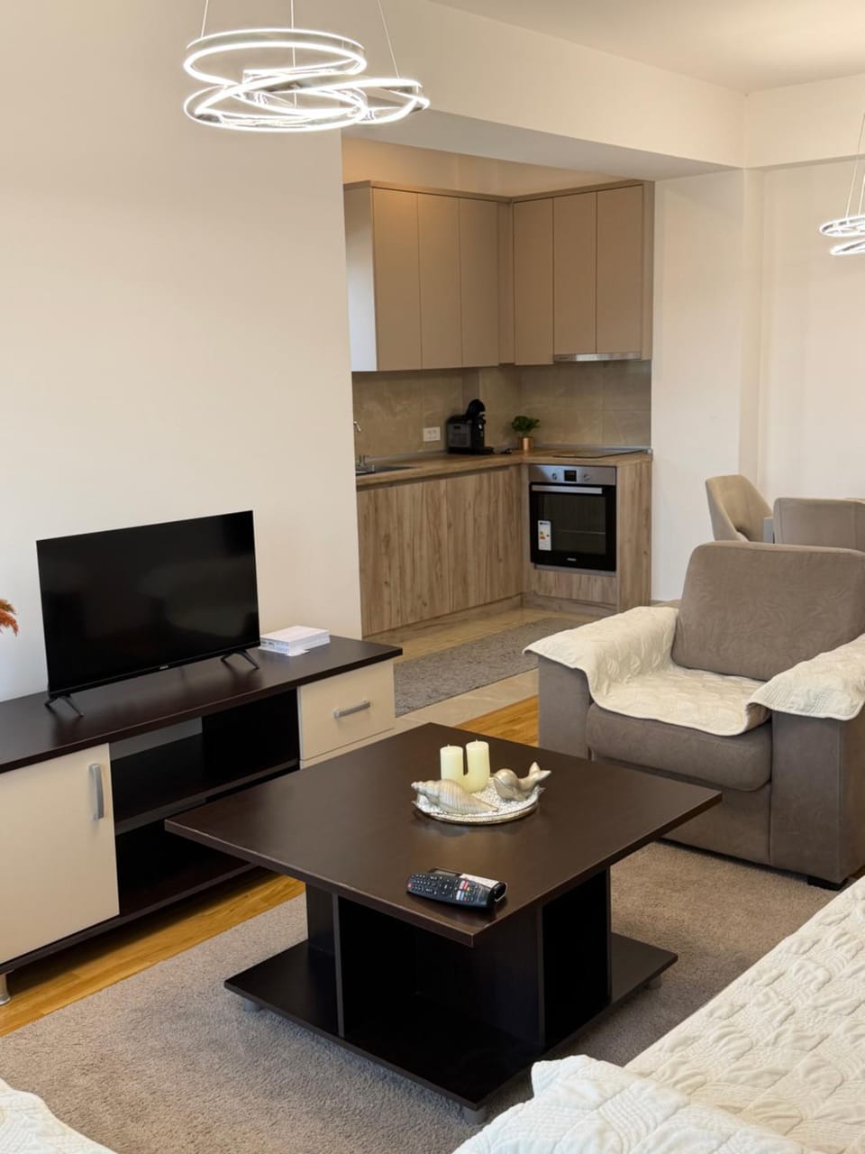 Communal lounge/ TV room, TV and multimedia, Coffee/tea facilities, Kitchen or kitchenette, Living room, Seating area, Dining area, Evening entertainment, minibar, stove