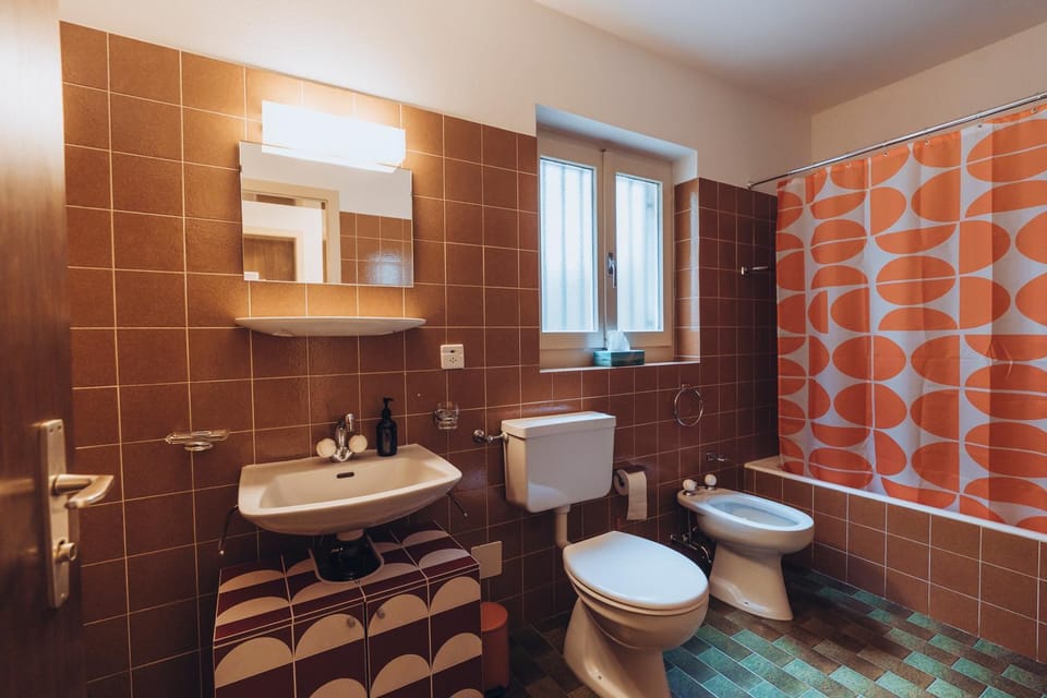 Toilet, Bathroom