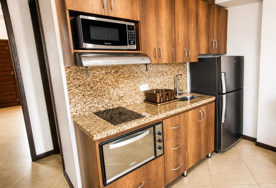 Laureles penthouse, jacuzzi-rooftop fun in the sun Apartment in Medellin