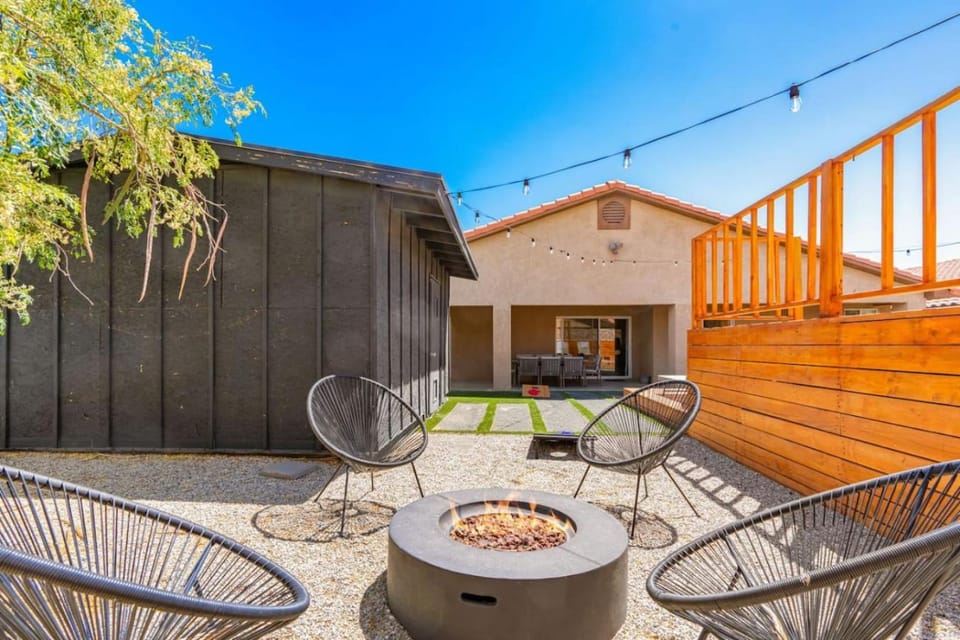 Property building, Patio, Day, View (from property/room), Balcony/Terrace, Balcony/Terrace