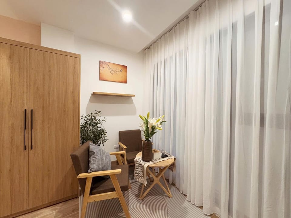 TV and multimedia, Living room, Seating area, Dining area, wardrobe