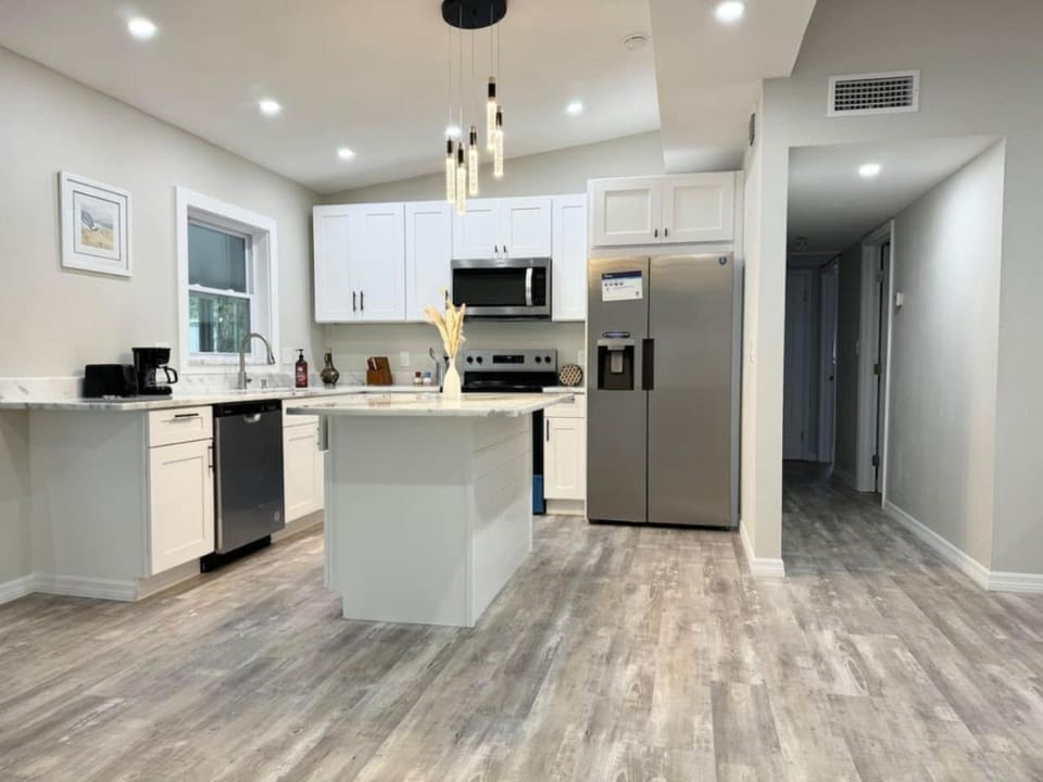 Pool home in Seminole 5miles to beach House in Seminole