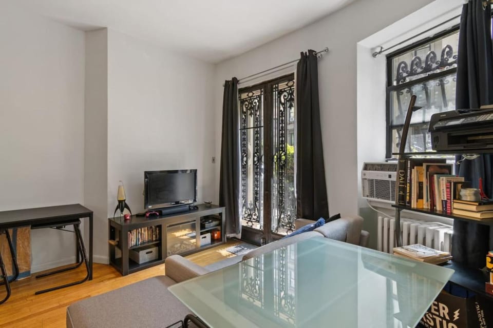 Stylish Studio in Central Park Best Location Ever Apartment in Upper East Side