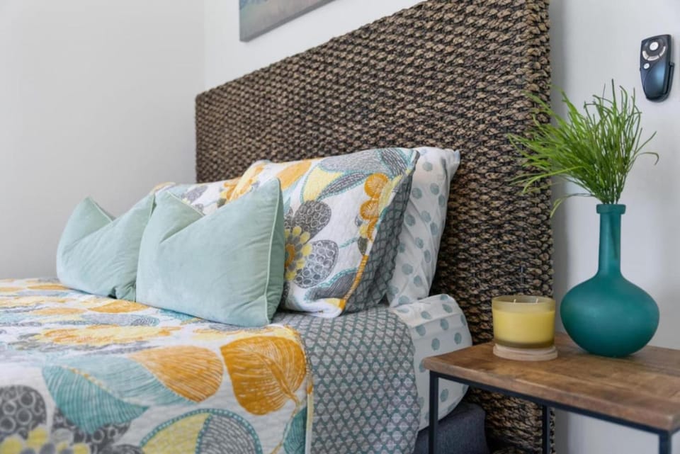 Modern Comfort in Naples, Close to Everything House in Naples