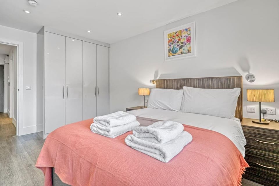 Bed, Photo of the whole room, Bedroom, towels, wardrobe