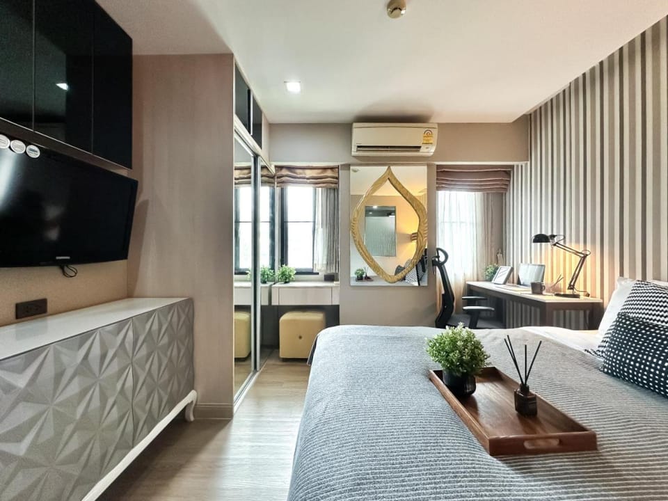 Tropical Modern 1BR - Ultra Fast Wifi - Thong Lo Apartment in Bangkok