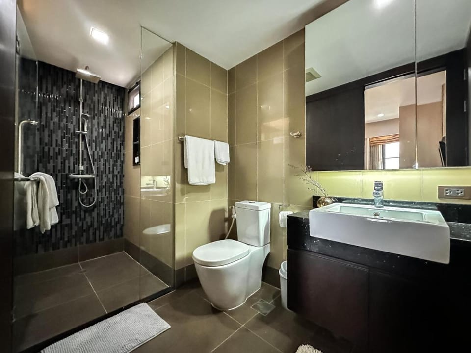 Tropical Modern 1BR - Ultra Fast Wifi - Thong Lo Apartment in Bangkok