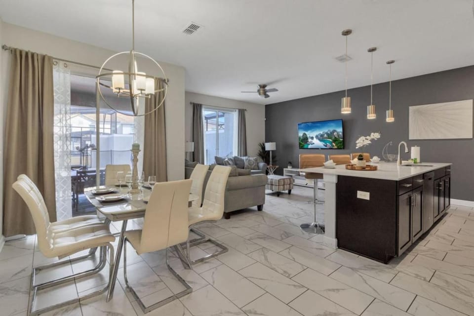 Living room, Dining area
