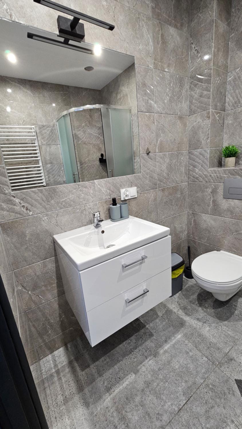 Pokoje Ługowa blisko SUNTAGO, DEEPSPOT "3" Apartment in Masovian Voivodeship