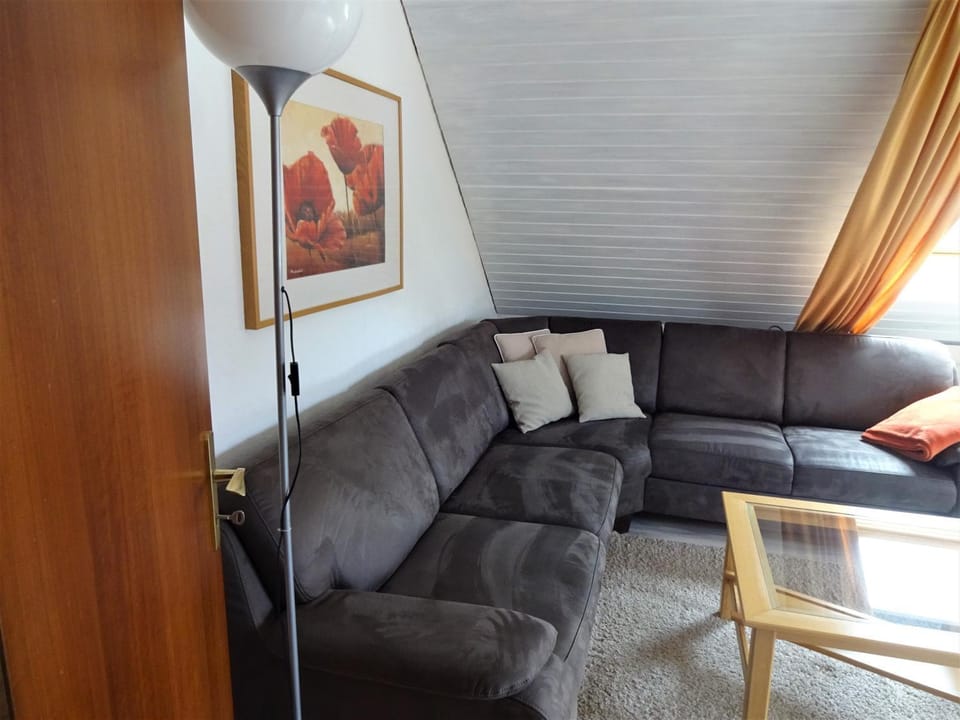 Living room, Photo of the whole room, Decorative detail, Seating area