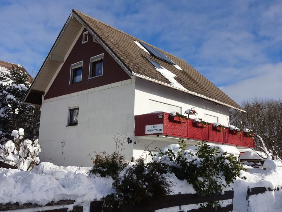 Property building, Facade/entrance, Winter